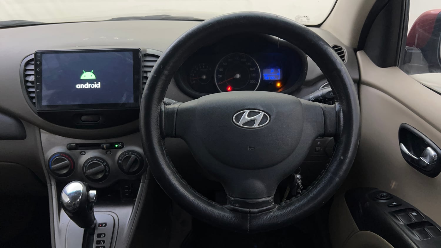 Used 2013 Hyundai i10 Sportz 1.2 AT Kappa2 Petrol Automatic interior STEERING VIEW