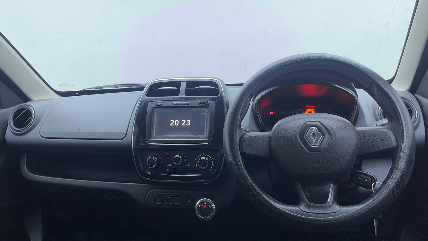Used 2018 Renault Kwid 1.0 RXT AMT Petrol Automatic interior DASHBOARD VIEW