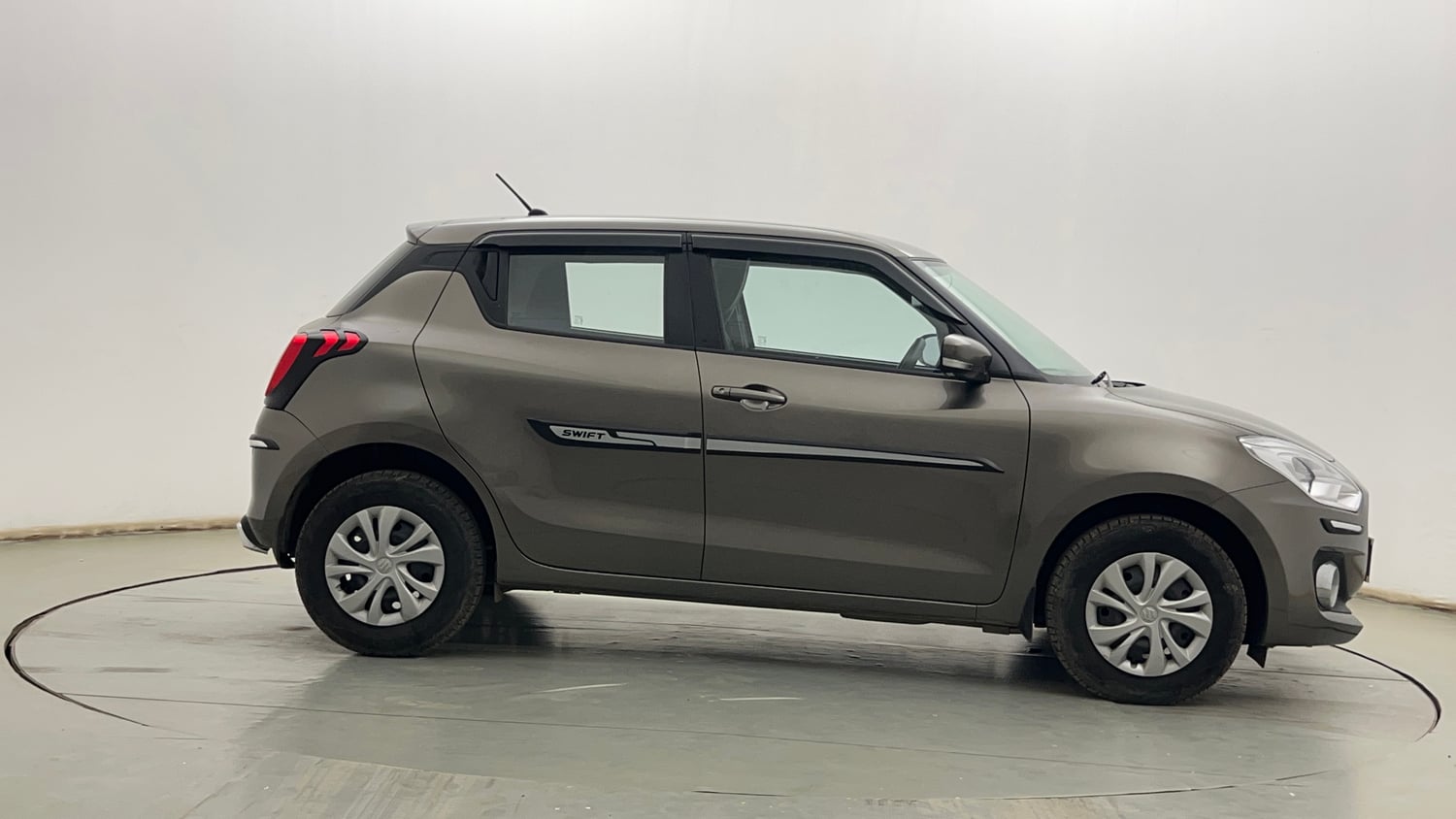 Used 2023 Maruti Suzuki Swift VXi Petrol Manual exterior RIGHT SIDE VIEW