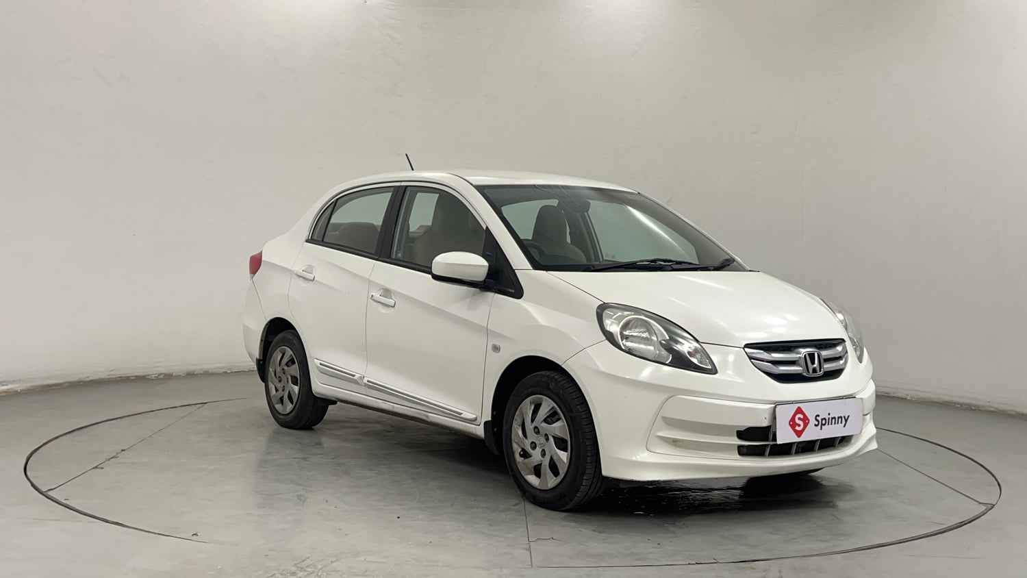 Used 2013 Honda Amaze 1.5 S i-DTEC Diesel Manual exterior RIGHT FRONT CORNER VIEW
