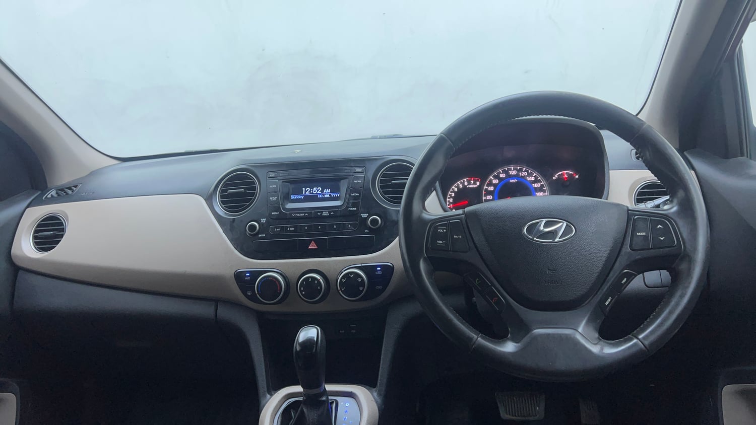 Used 2017 Hyundai Grand i10 Asta AT 1.2 Kappa VTVT (O) Petrol Automatic interior DASHBOARD VIEW
