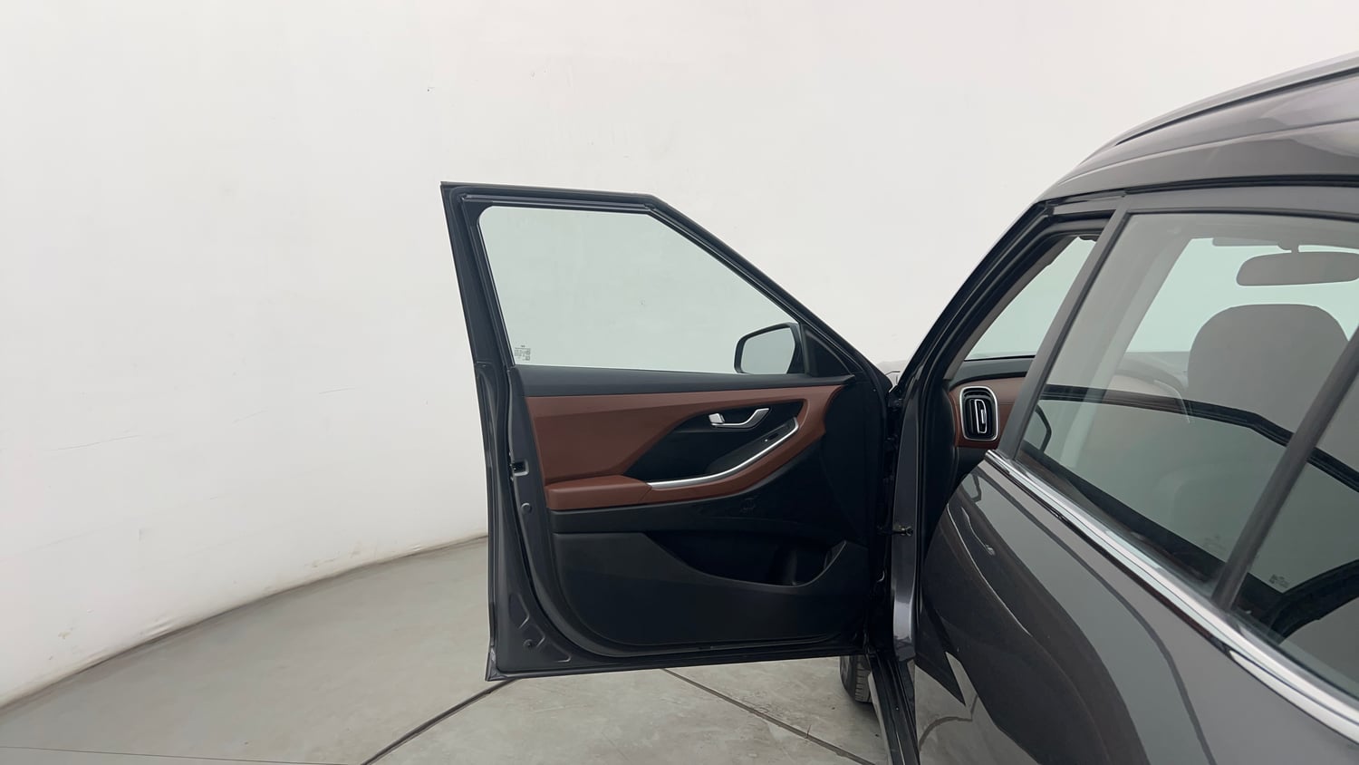 Used 2022 Hyundai Alcazar Prestige 7 STR 2.0 Petrol Petrol Manual interior LEFT FRONT DOOR OPEN VIEW
