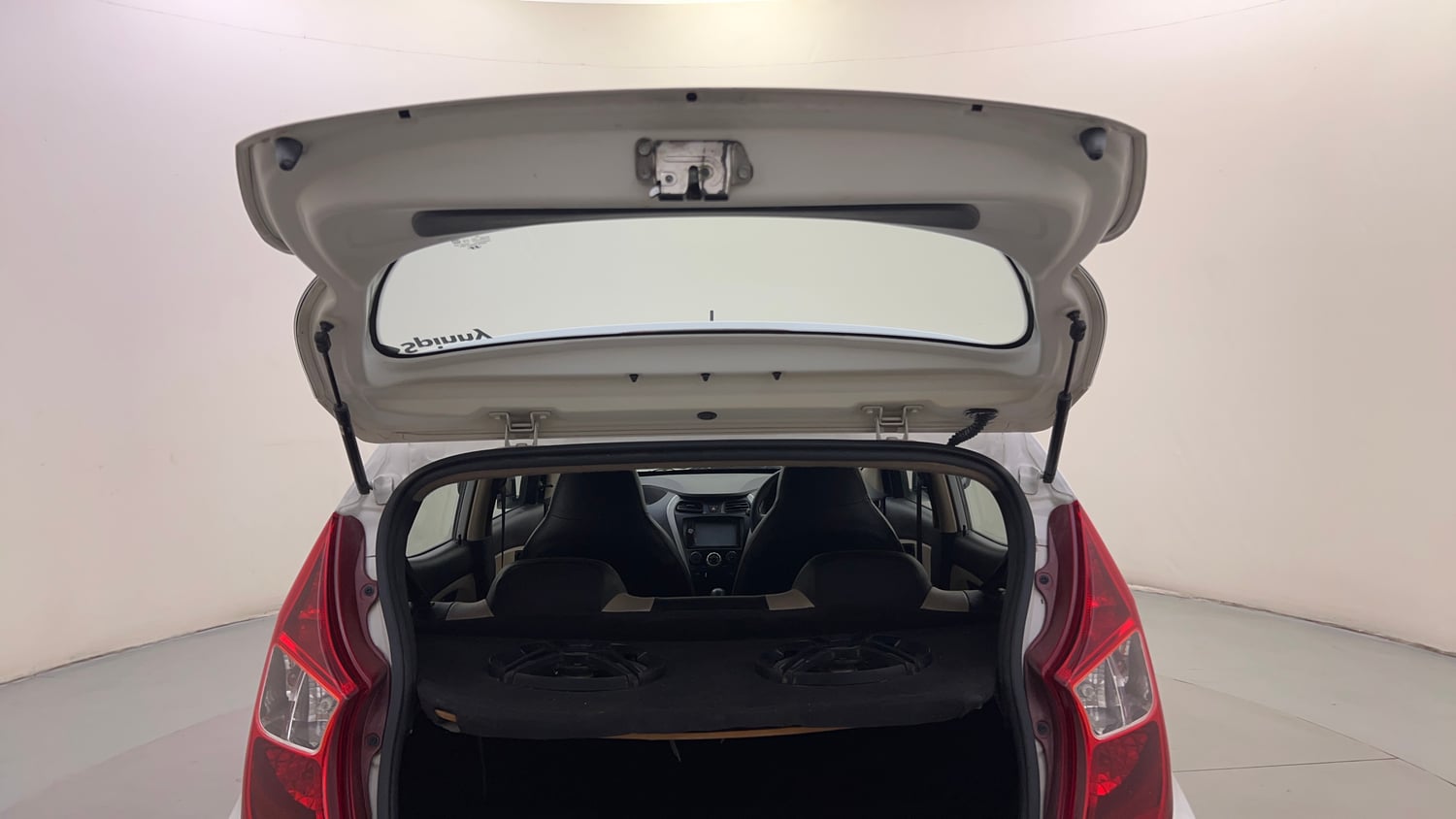 Used 2017 Hyundai Eon Era + Petrol Manual interior DICKY DOOR OPEN VIEW