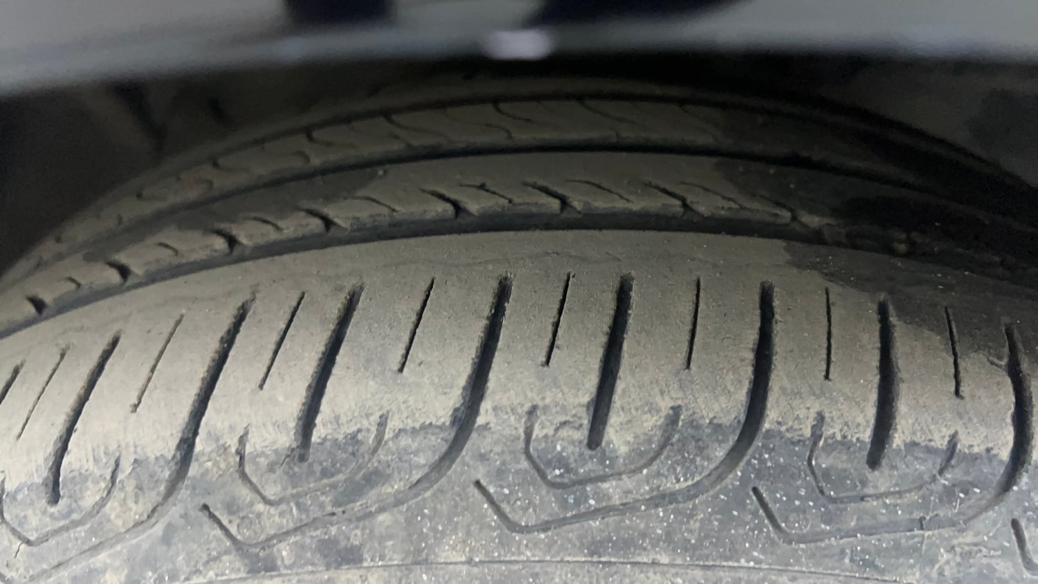 Used 2017 Ford Figo Aspire Titanium 1.2 Ti-VCT Petrol Manual tyres LEFT FRONT TYRE TREAD VIEW