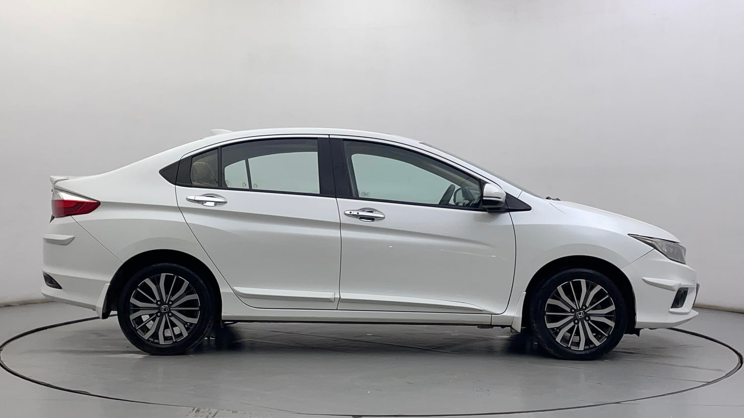 Used 2019 Honda City ZX Petrol Petrol Manual exterior RIGHT SIDE VIEW