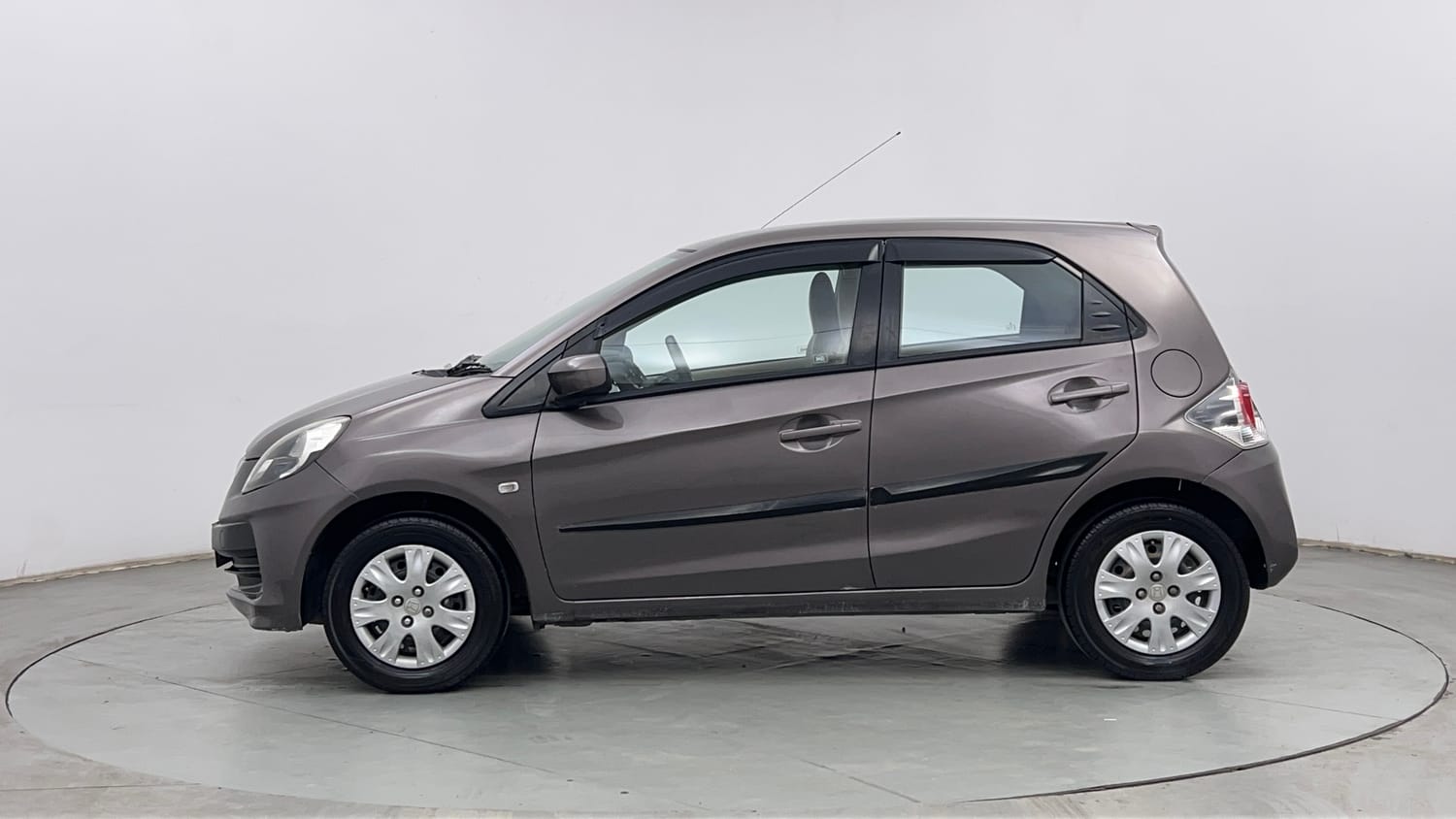 Used 2013 Honda Brio S MT Petrol Manual exterior LEFT SIDE VIEW