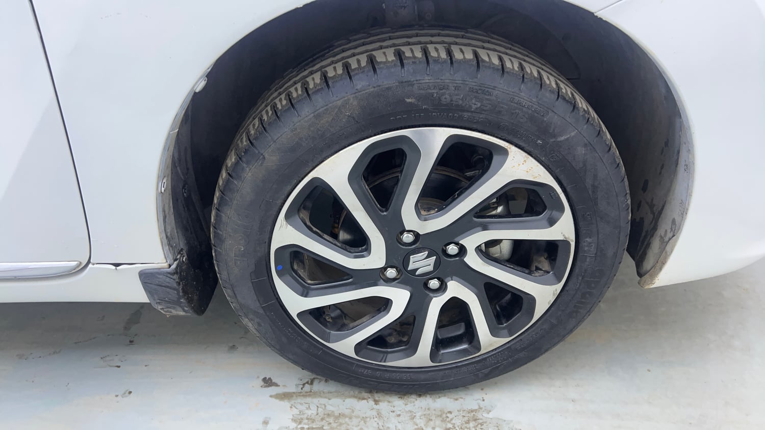 Used 2024 Maruti Suzuki Baleno Alpha MT Petrol Manual tyres RIGHT FRONT TYRE RIM VIEW