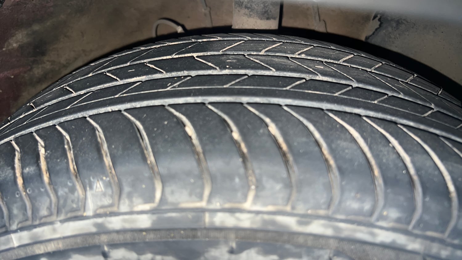 Used 2019 Hyundai Venue SX Plus 1.0 Turbo DCT Petrol Automatic tyres RIGHT FRONT TYRE TREAD VIEW