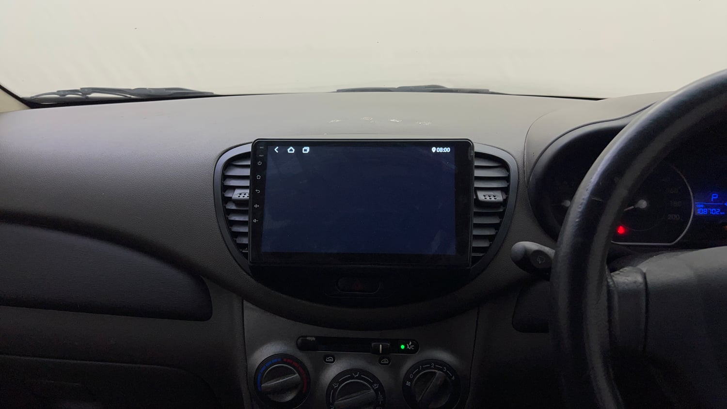Used 2013 Hyundai i10 Sportz 1.2 AT Kappa2 Petrol Automatic top_features Integrated (in-dash) music system