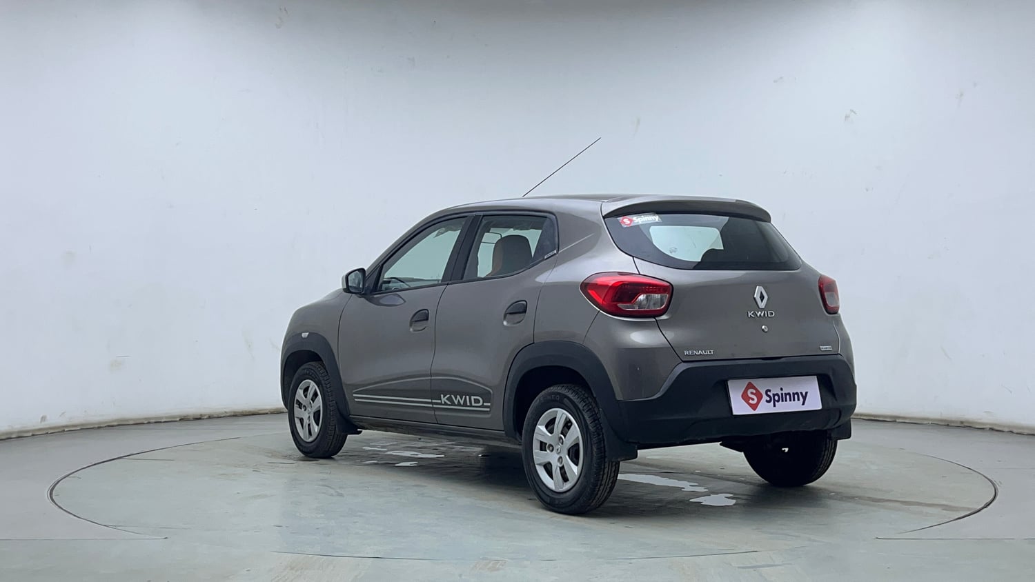 Used 2018 Renault Kwid 1.0 RXT AMT Petrol Automatic exterior LEFT REAR CORNER VIEW