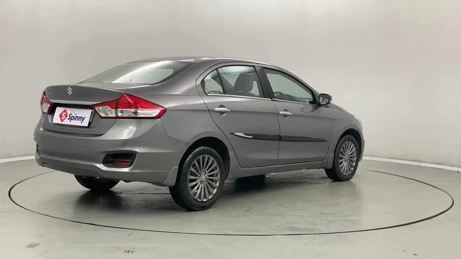 Used 2017 Maruti Suzuki Ciaz Alpha 1.4 MT Petrol Manual exterior RIGHT REAR CORNER VIEW