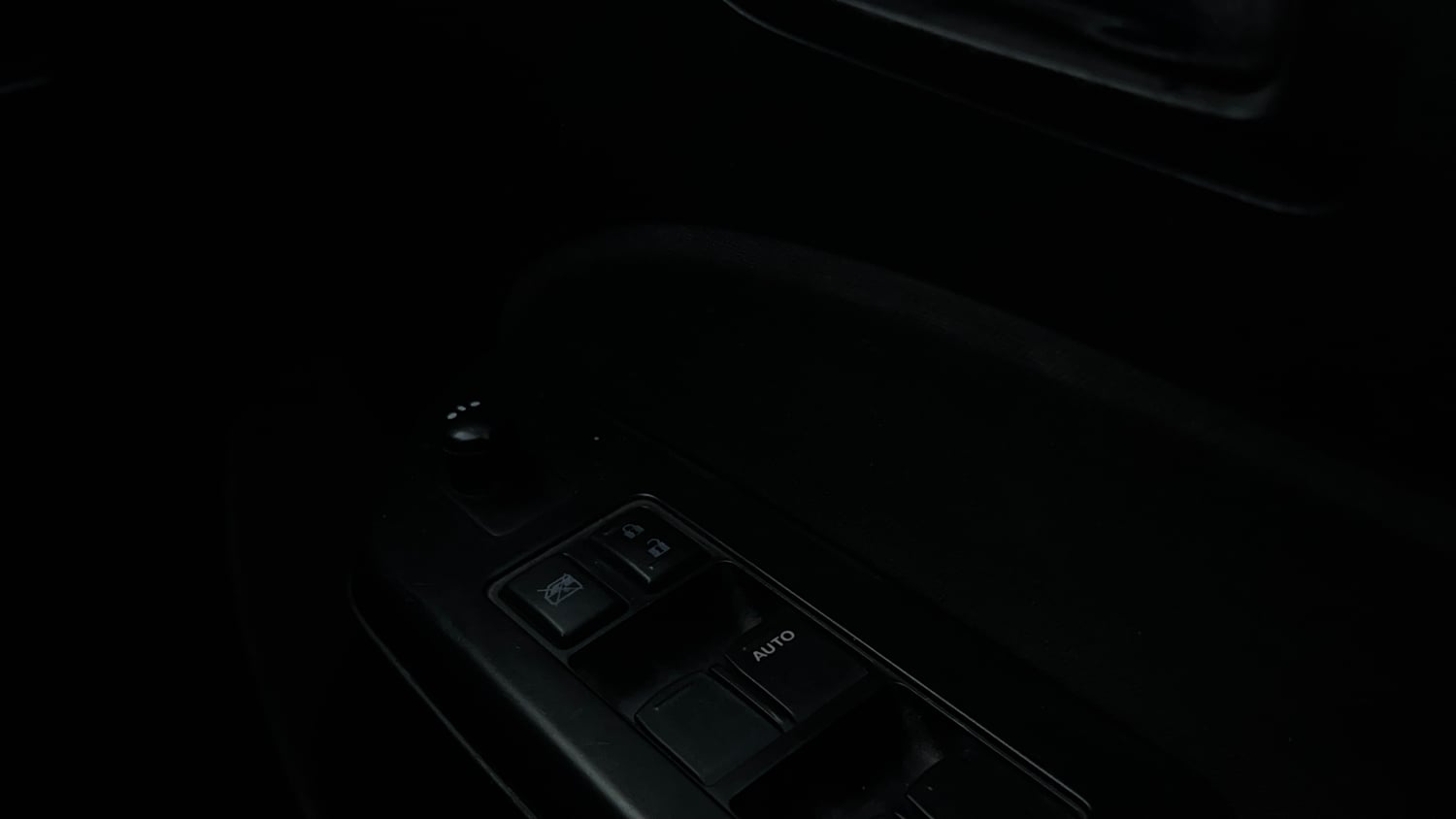 Used 2014 Maruti Suzuki Swift VXi Petrol Manual top_features Adjustable ORVM
