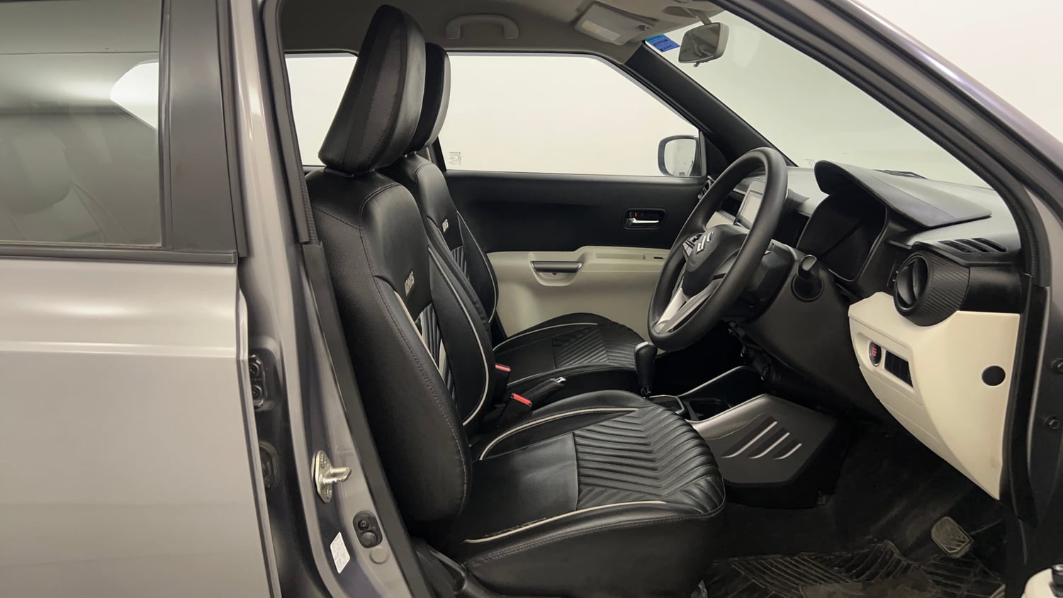 Used 2021 Maruti Suzuki Ignis Zeta 1.2 AMT Petrol Automatic interior RIGHT SIDE FRONT DOOR CABIN VIEW
