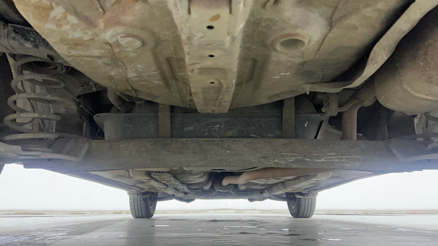 Used 2017 Hyundai Grand i10 Asta AT 1.2 Kappa VTVT (O) Petrol Automatic extra REAR UNDERBODY VIEW (TAKEN FROM REAR)