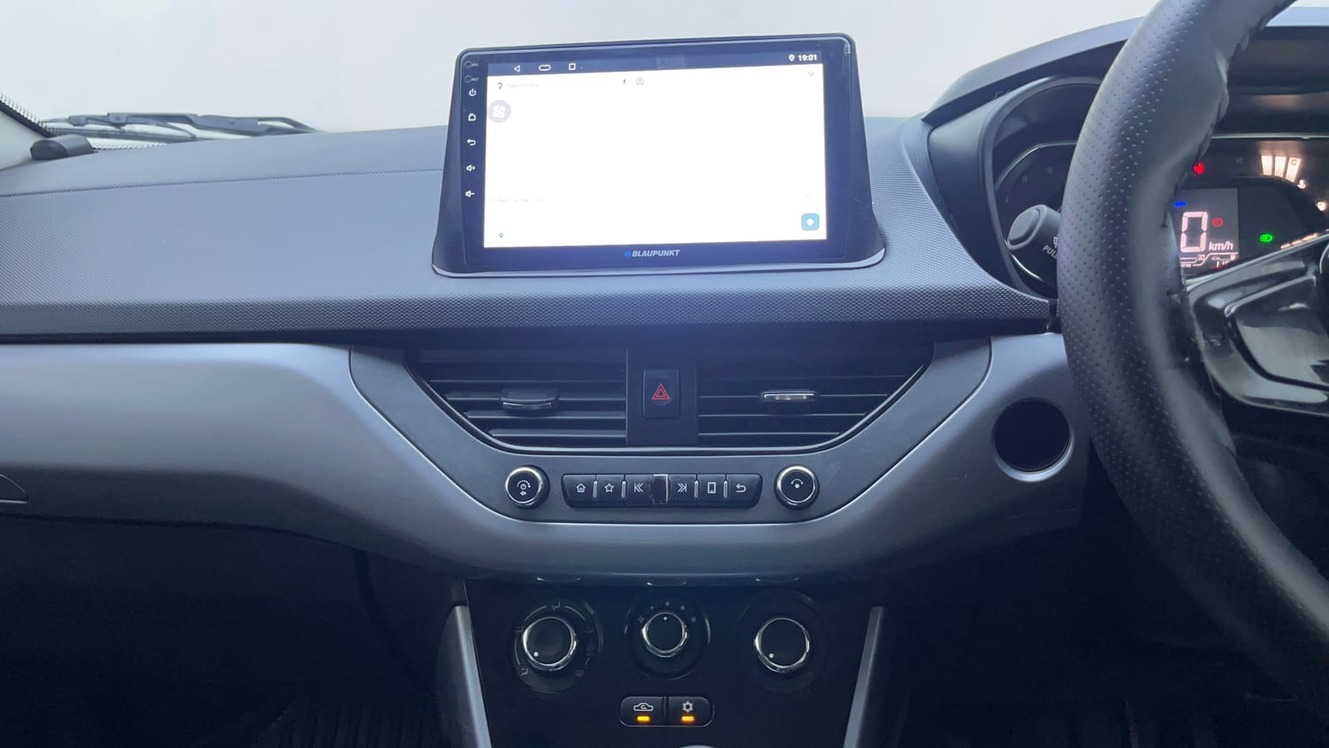 Used 2022 Tata Nexon XMA Petrol Automatic interior MUSIC SYSTEM & AC CONTROL VIEW