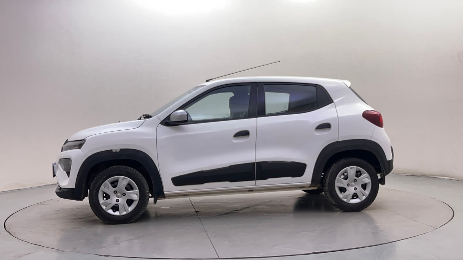 Used 2022 Renault Kwid RXT 1.0 AMT Petrol Automatic exterior LEFT SIDE VIEW