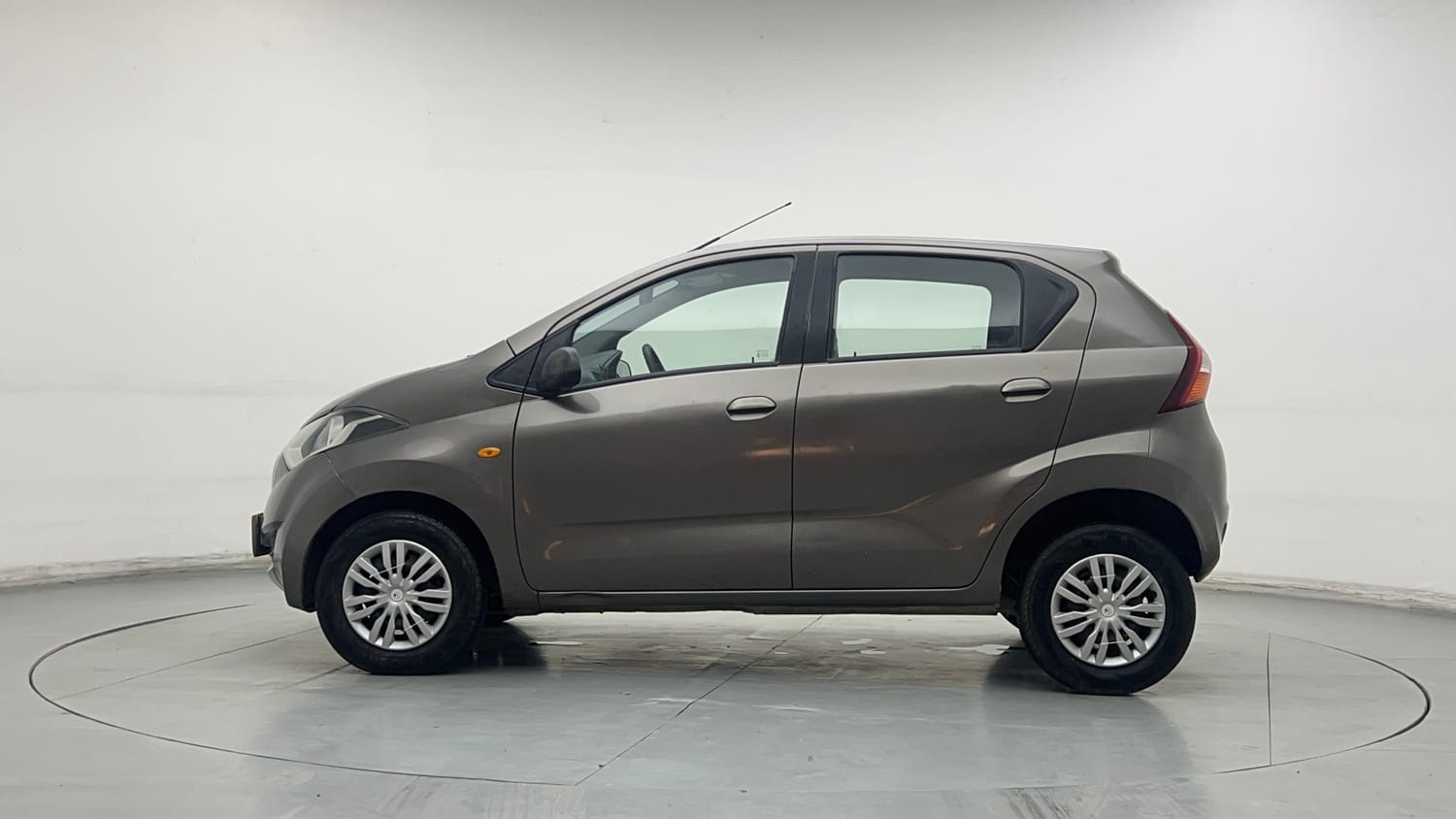 Used 2018 Datsun Redi-GO T (O) Petrol Manual exterior LEFT SIDE VIEW