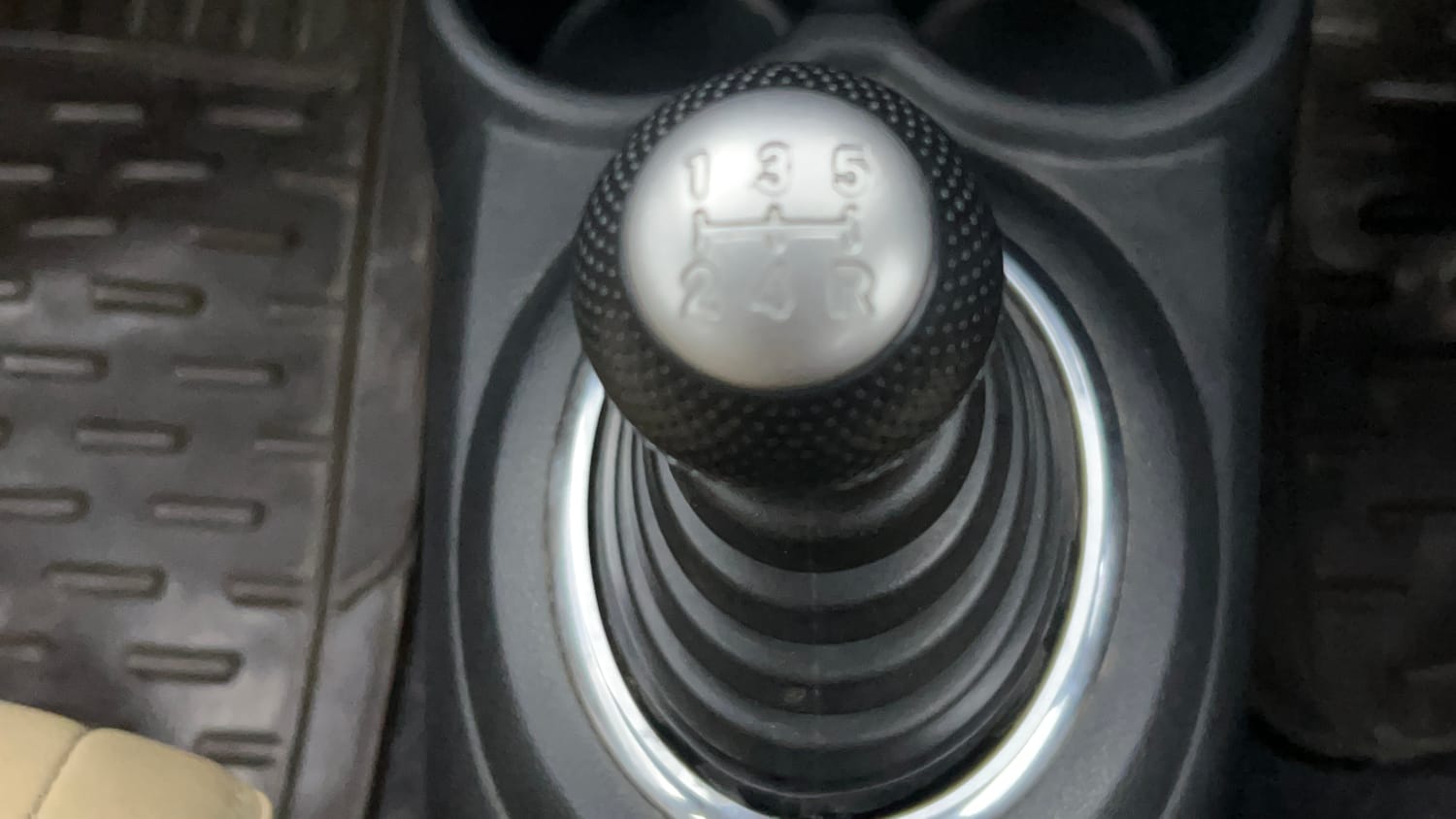 Used 2013 Honda Brio S MT Petrol Manual interior GEAR  KNOB VIEW