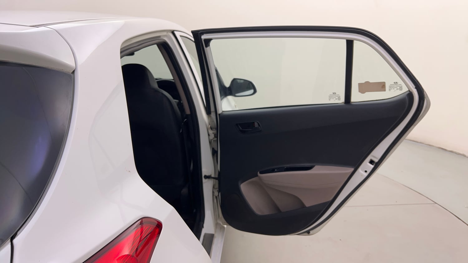 Used 2018 Hyundai Grand i10 Magna 1.2 Kappa VTVT Petrol Manual interior RIGHT REAR DOOR OPEN VIEW