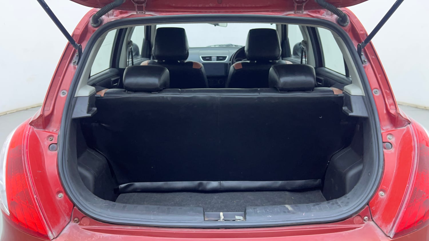 Used 2011 Maruti Suzuki Swift VXi Petrol Manual interior DICKY INSIDE VIEW