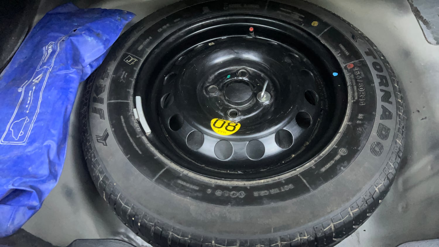 Used 2015 Maruti Suzuki Swift Dzire ZXI Petrol Manual tyres SPARE TYRE VIEW
