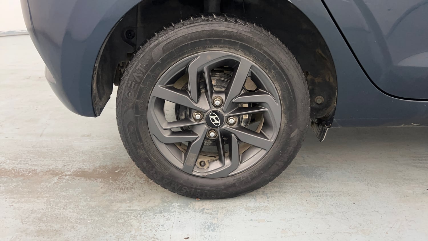 Used 2021 Hyundai Grand i10 Nios Sportz 1.2 Kappa VTVT CNG Cng Manual tyres RIGHT REAR TYRE RIM VIEW
