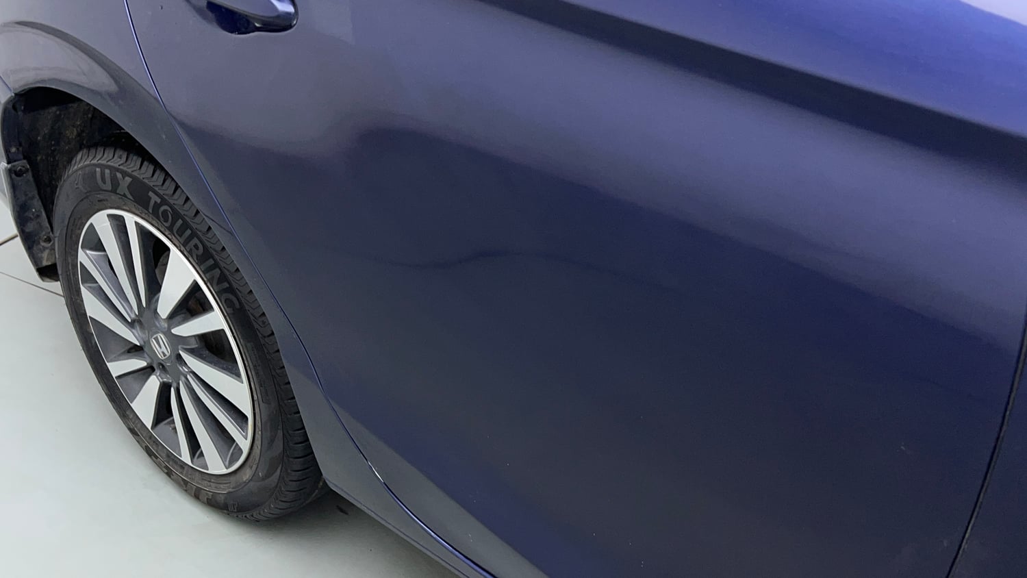 Used 2023 Honda City V Petrol MT Petrol Manual dents MINOR DENT