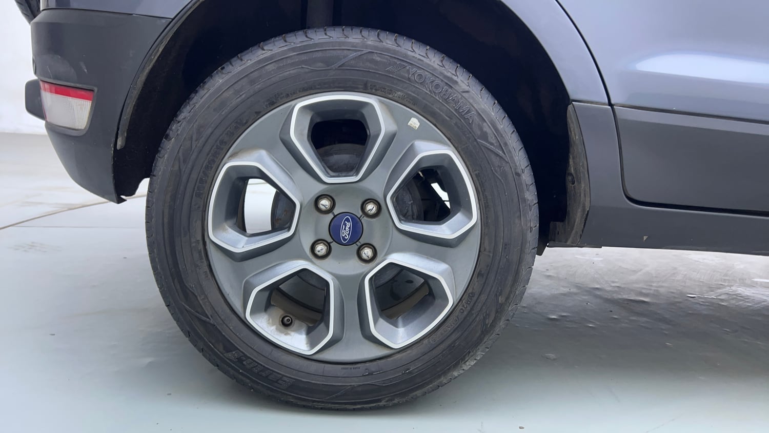 Used 2020 Ford EcoSport S MT 1.5 Ti-VCT Petrol Manual tyres RIGHT REAR TYRE RIM VIEW
