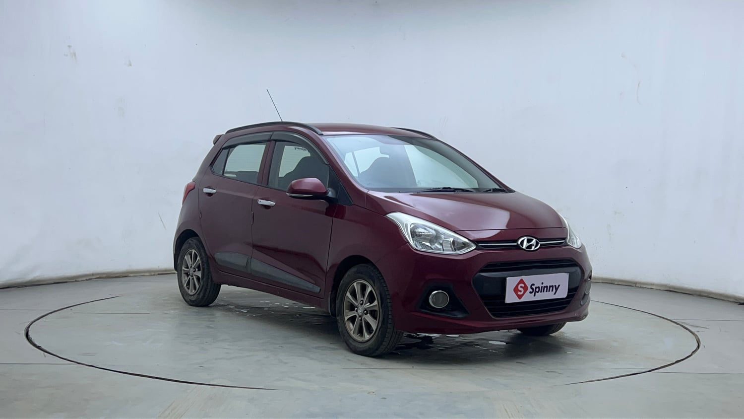 Used 2017 Hyundai Grand i10 Asta AT 1.2 Kappa VTVT (O) Petrol Automatic exterior RIGHT FRONT CORNER VIEW