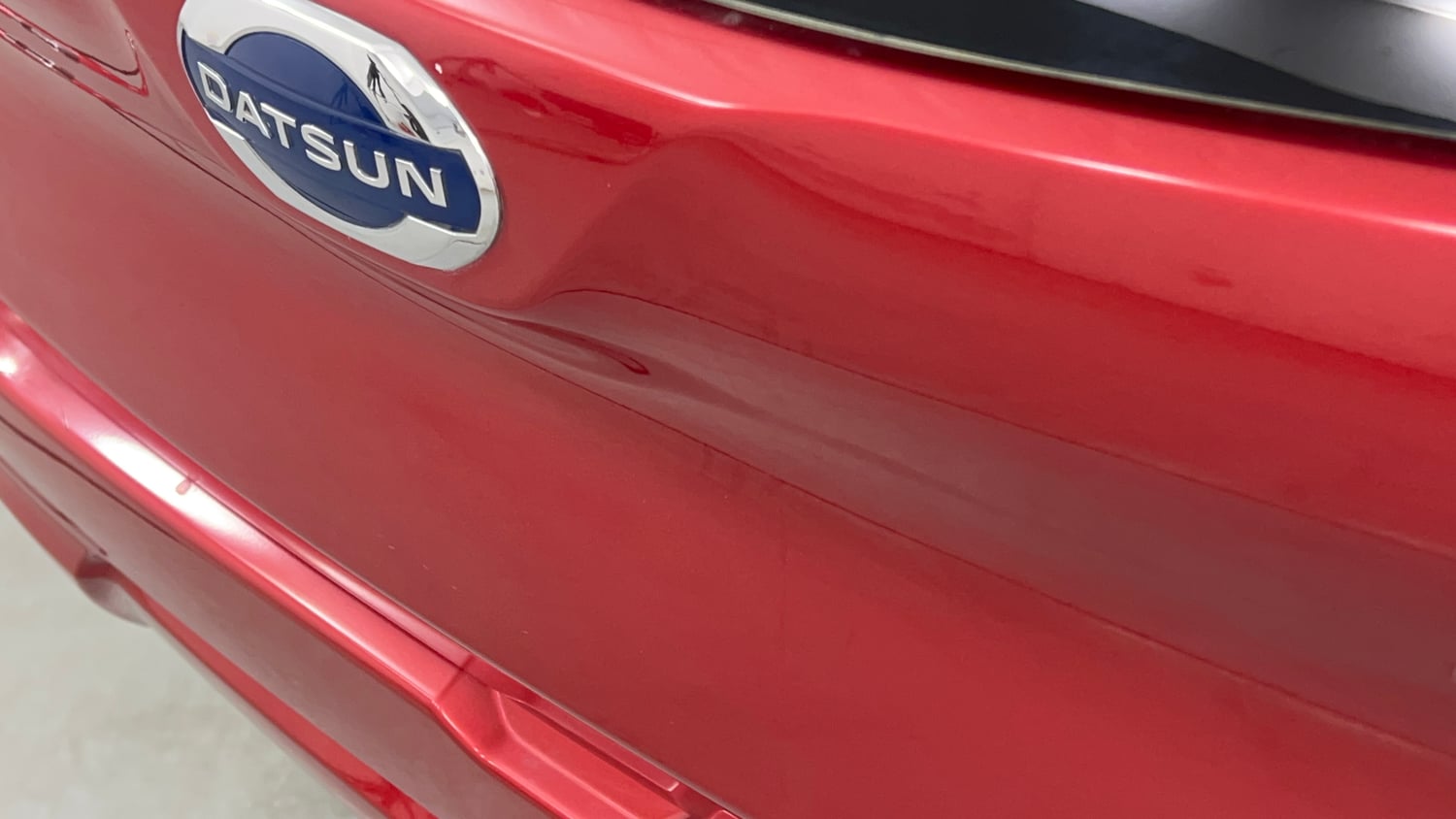 Used 2018 Datsun Redi-GO T(O) 1.0 Petrol Manual dents MINOR DENT
