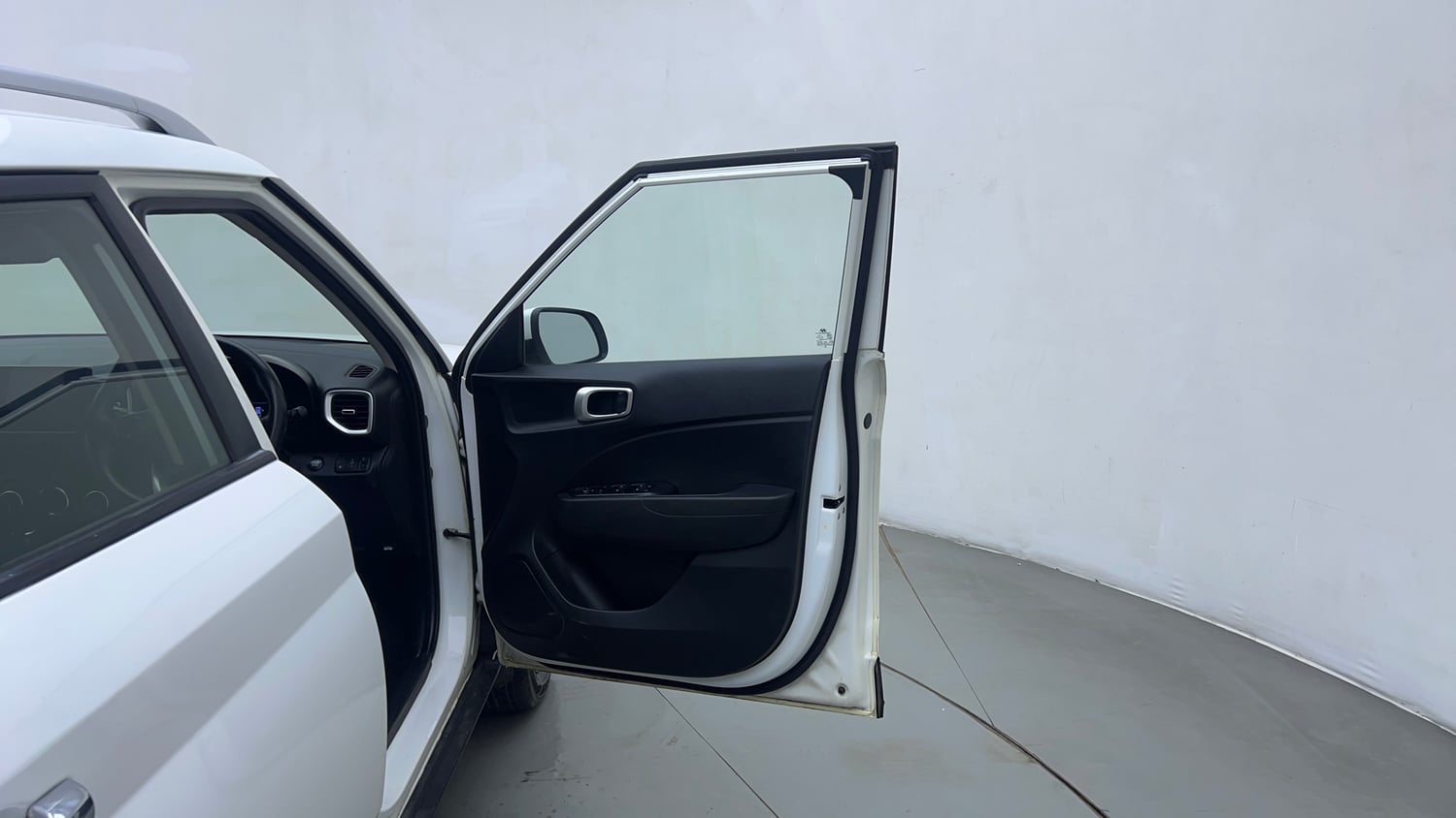 Used 2019 Hyundai Venue SX Plus 1.0 Turbo DCT Petrol Automatic interior RIGHT FRONT DOOR OPEN VIEW