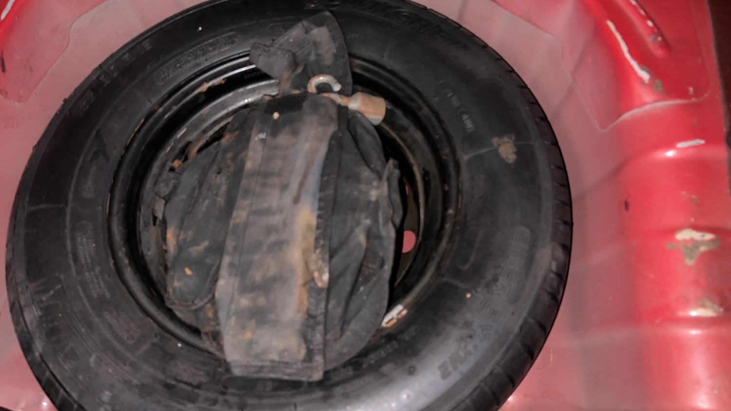 Used 2013 Hyundai i10 Sportz 1.2 AT Kappa2 Petrol Automatic tyres SPARE TYRE VIEW