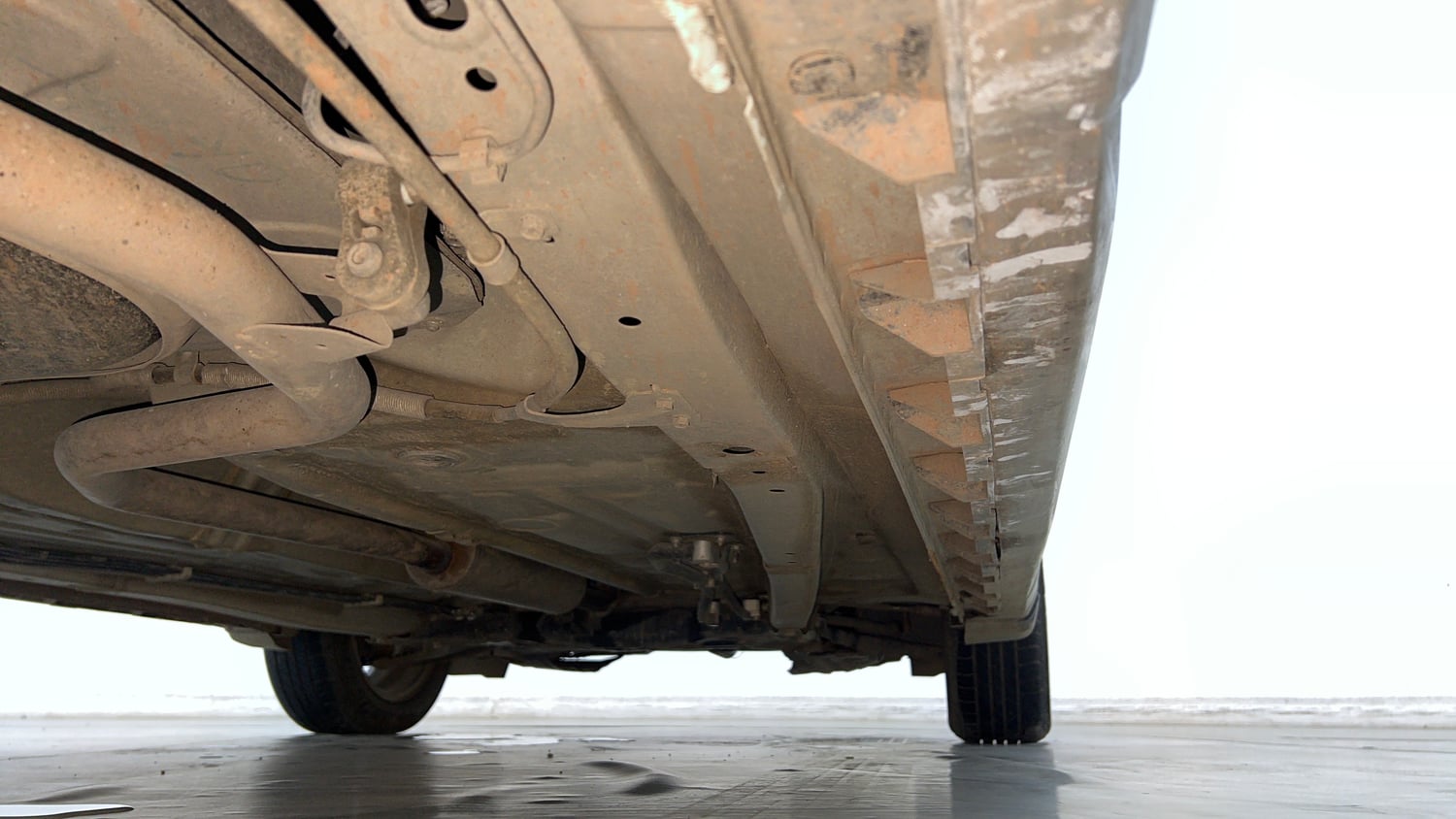 Used 2024 Maruti Suzuki XL6 Zeta MT CNG Cng Manual extra REAR RIGHT UNDERBODY VIEW