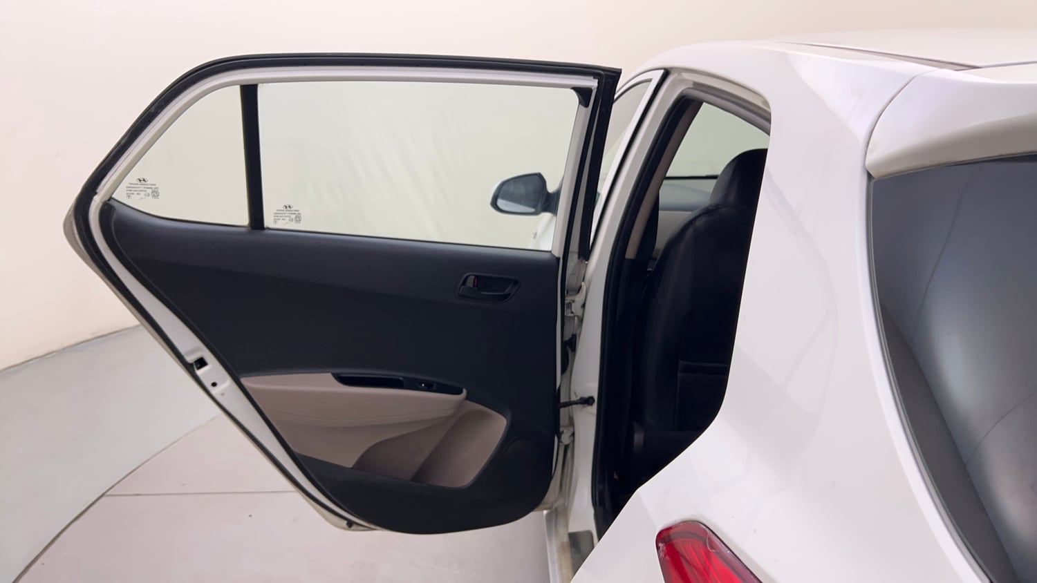 Used 2018 Hyundai Grand i10 Magna 1.2 Kappa VTVT Petrol Manual interior LEFT REAR DOOR OPEN VIEW