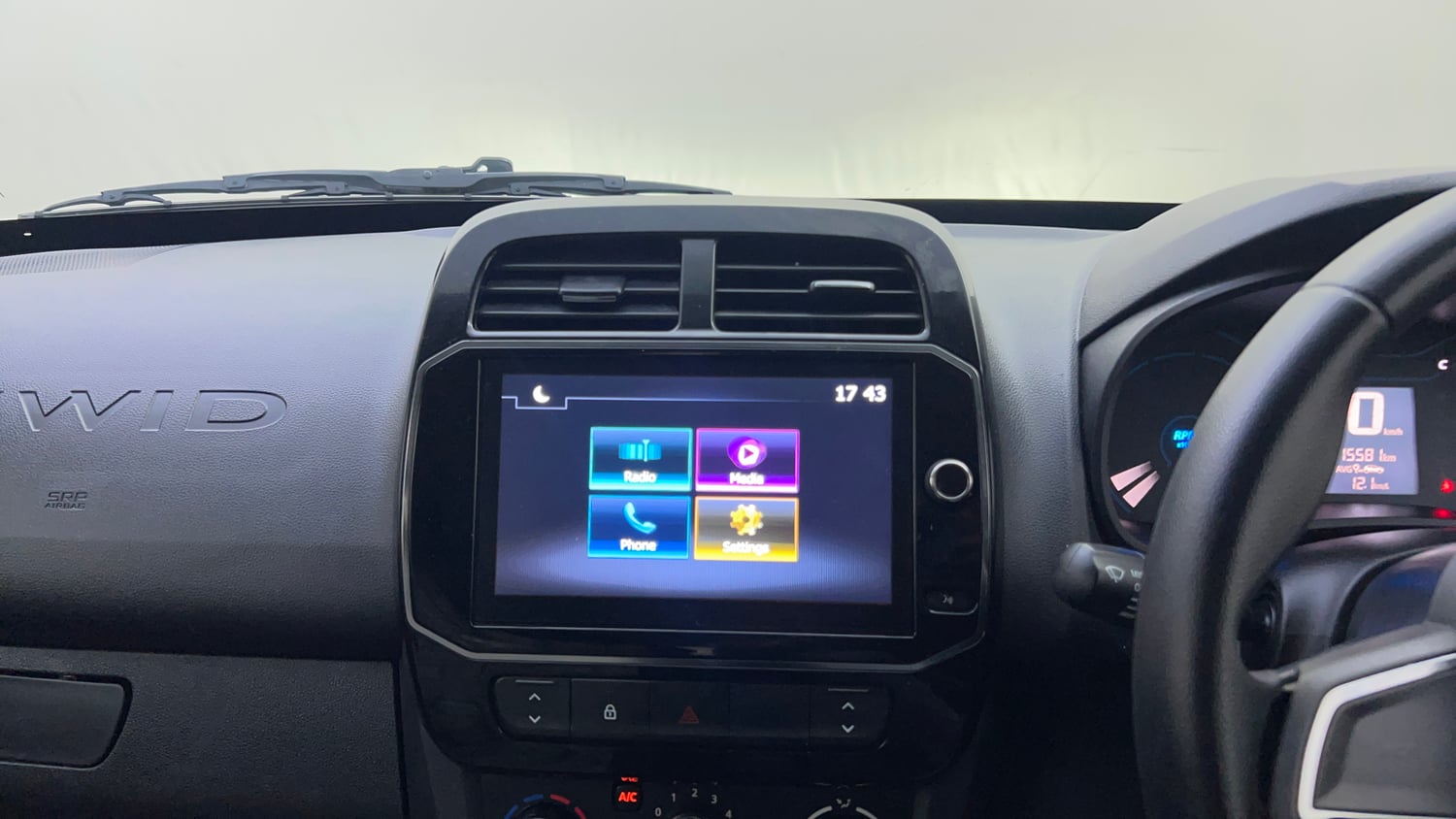 Used 2022 Renault Kwid RXT 1.0 AMT Petrol Automatic top_features Integrated (in-dash) music system