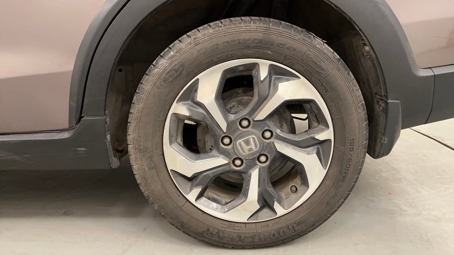 Used 2017 Honda BR-V V CVT Petrol Petrol Automatic tyres LEFT REAR TYRE RIM VIEW
