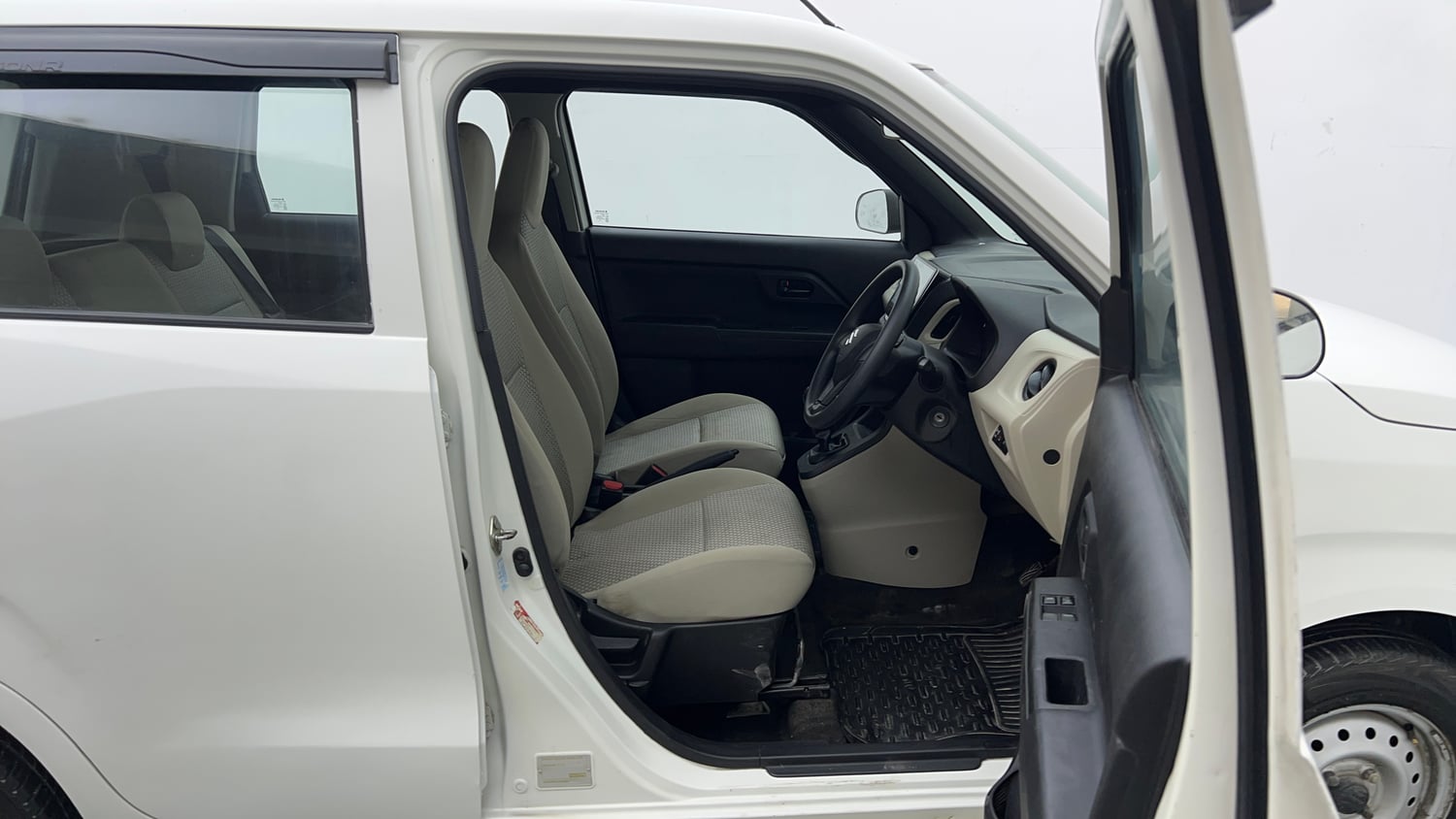Used 2021 Maruti Suzuki Wagon R LXi (O) 1.0 CNG Cng Manual interior RIGHT SIDE FRONT DOOR CABIN VIEW