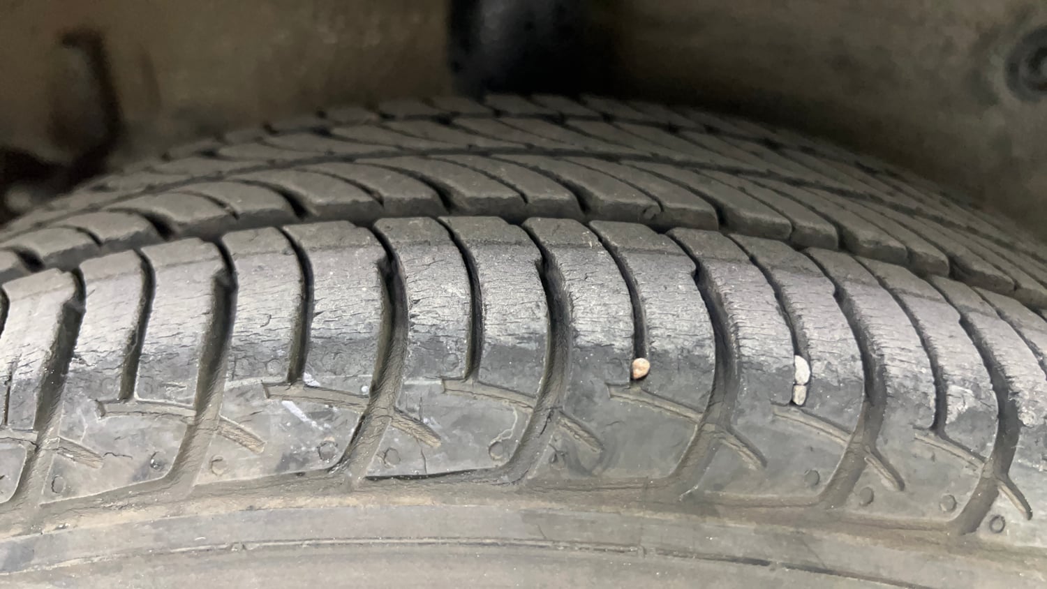 Used 2015 Maruti Suzuki Celerio VXi AMT Petrol Automatic tyres RIGHT REAR TYRE TREAD VIEW