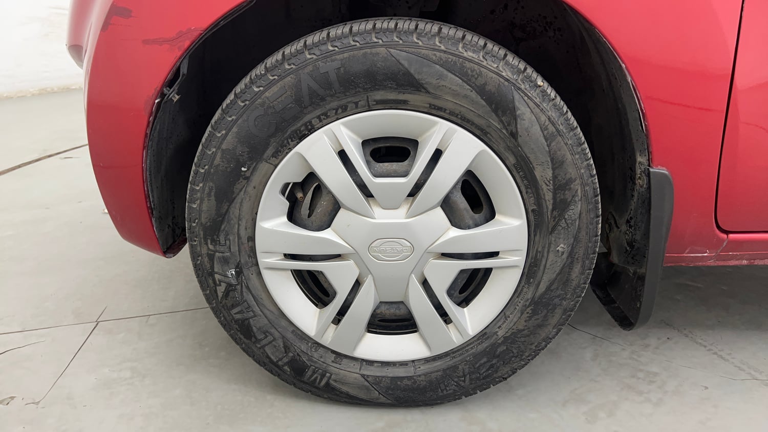 Used 2018 Datsun Redi-GO T(O) 1.0 Petrol Manual tyres LEFT FRONT TYRE RIM VIEW