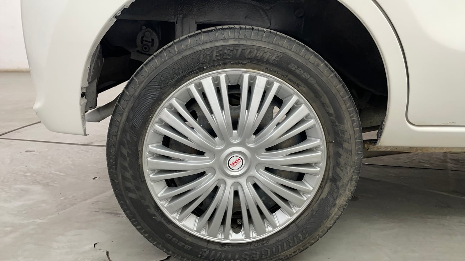 Used 2016 Maruti Suzuki Alto K10 VXi AMT Petrol Automatic tyres RIGHT REAR TYRE RIM VIEW