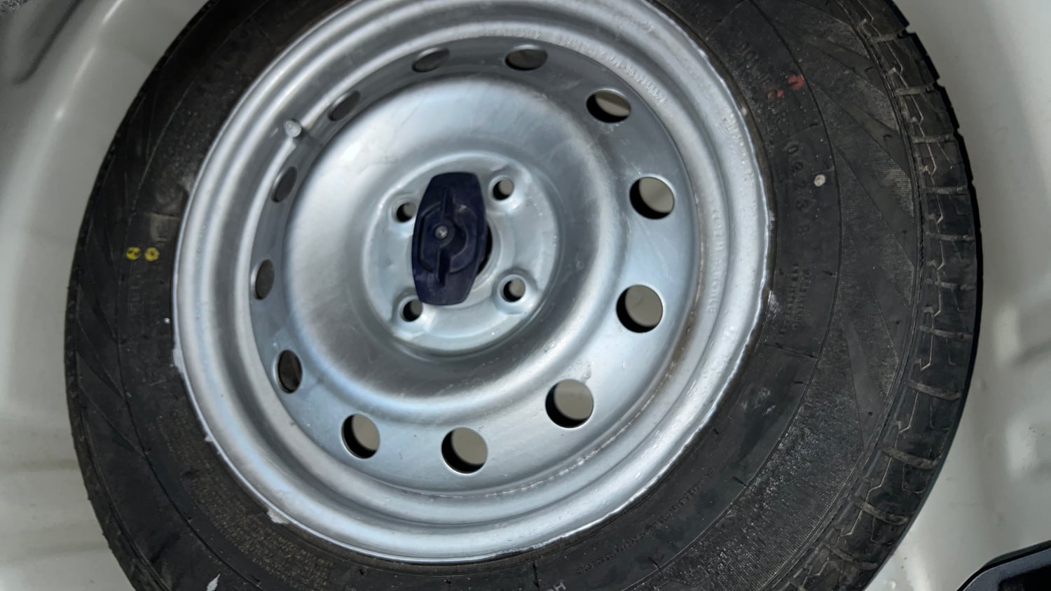 Used 2023 Maruti Suzuki Swift LXi Petrol Manual tyres SPARE TYRE VIEW