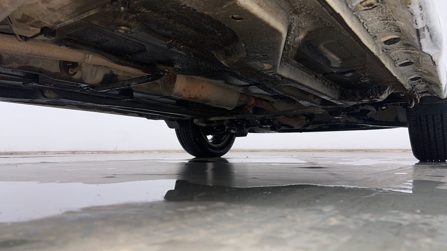 Used 2019 Tata Tiago Revotron XZ Plus Petrol Manual extra REAR RIGHT UNDERBODY VIEW
