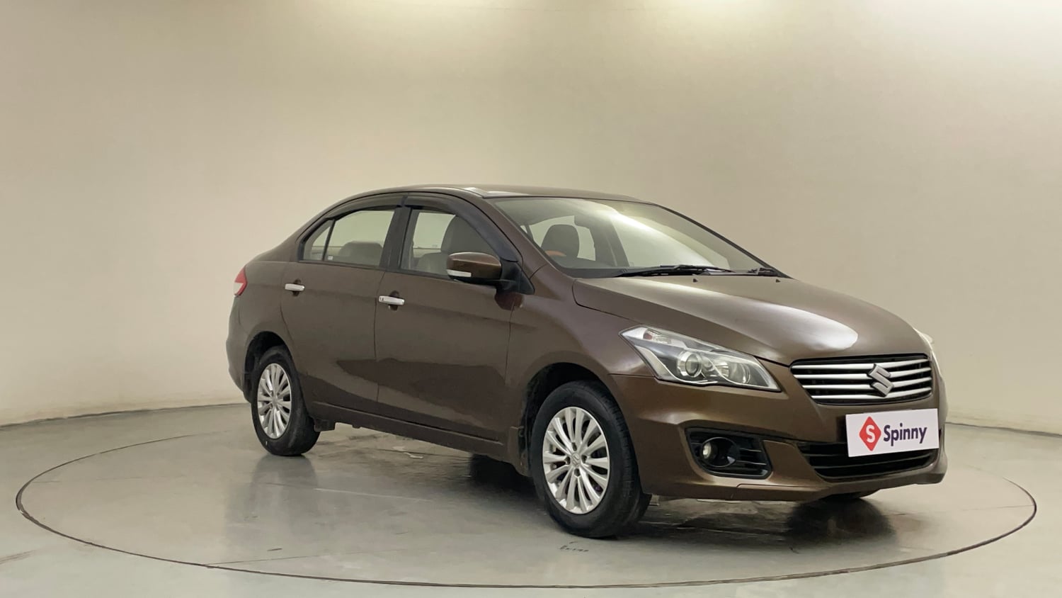 Used 2018 Maruti Suzuki Ciaz Zeta 1.4 AT Petrol Automatic exterior RIGHT FRONT CORNER VIEW