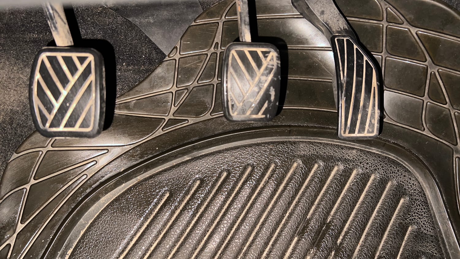 Used 2013 Maruti Suzuki Swift LXi Petrol Manual interior PEDALS VIEW