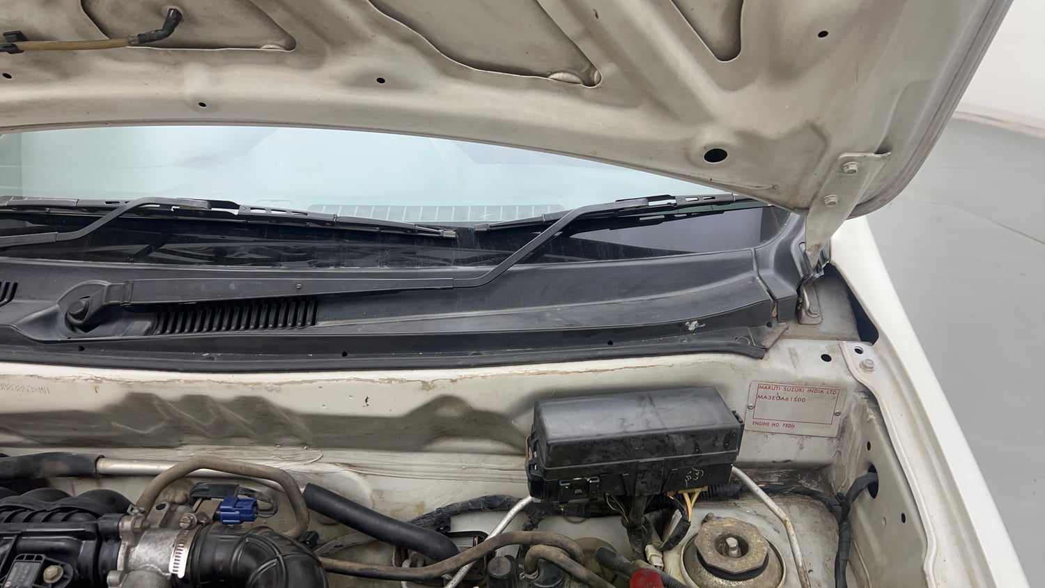 Used 2018 Maruti Suzuki Alto 800 LXi Petrol Manual engine ENGINE LEFT SIDE HINGE & APRON VIEW
