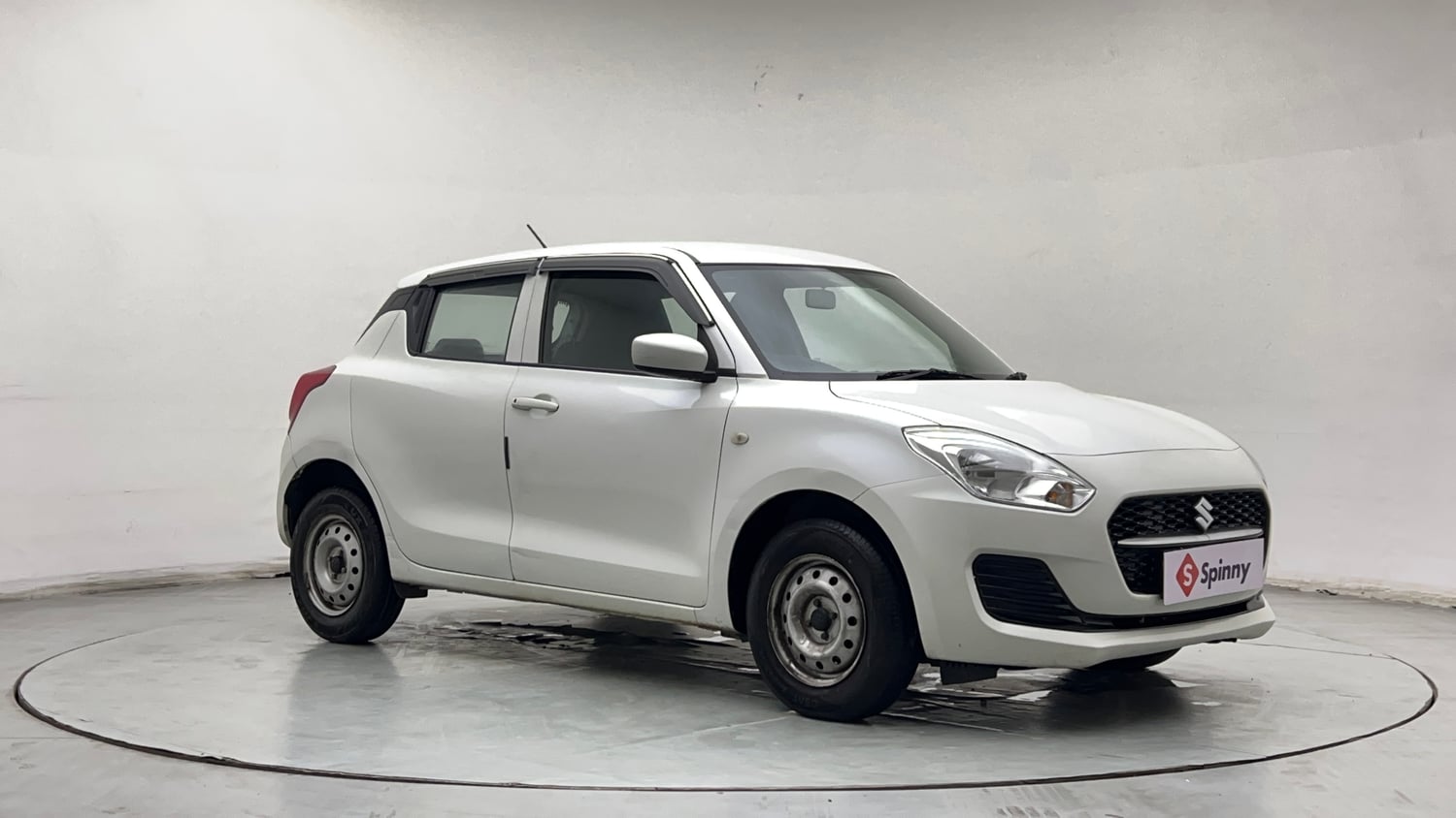 Used 2023 Maruti Suzuki Swift LXi Petrol Manual exterior RIGHT FRONT CORNER VIEW
