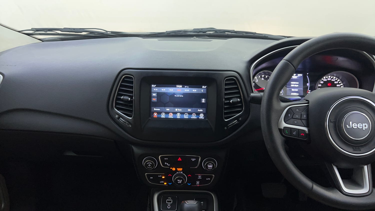 Used 2019 Jeep Compass Longitude (O) 1.4 Petrol AT Petrol Automatic interior MUSIC SYSTEM & AC CONTROL VIEW