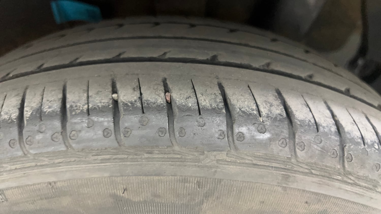 Used 2024 Hyundai Aura SX 1.2 CNG Cng Manual tyres LEFT REAR TYRE TREAD VIEW