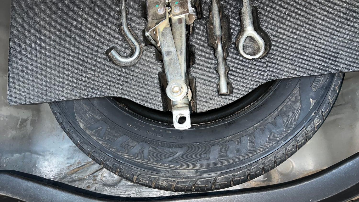 Used 2016 Honda Jazz V Petrol Petrol Manual tyres SPARE TYRE VIEW
