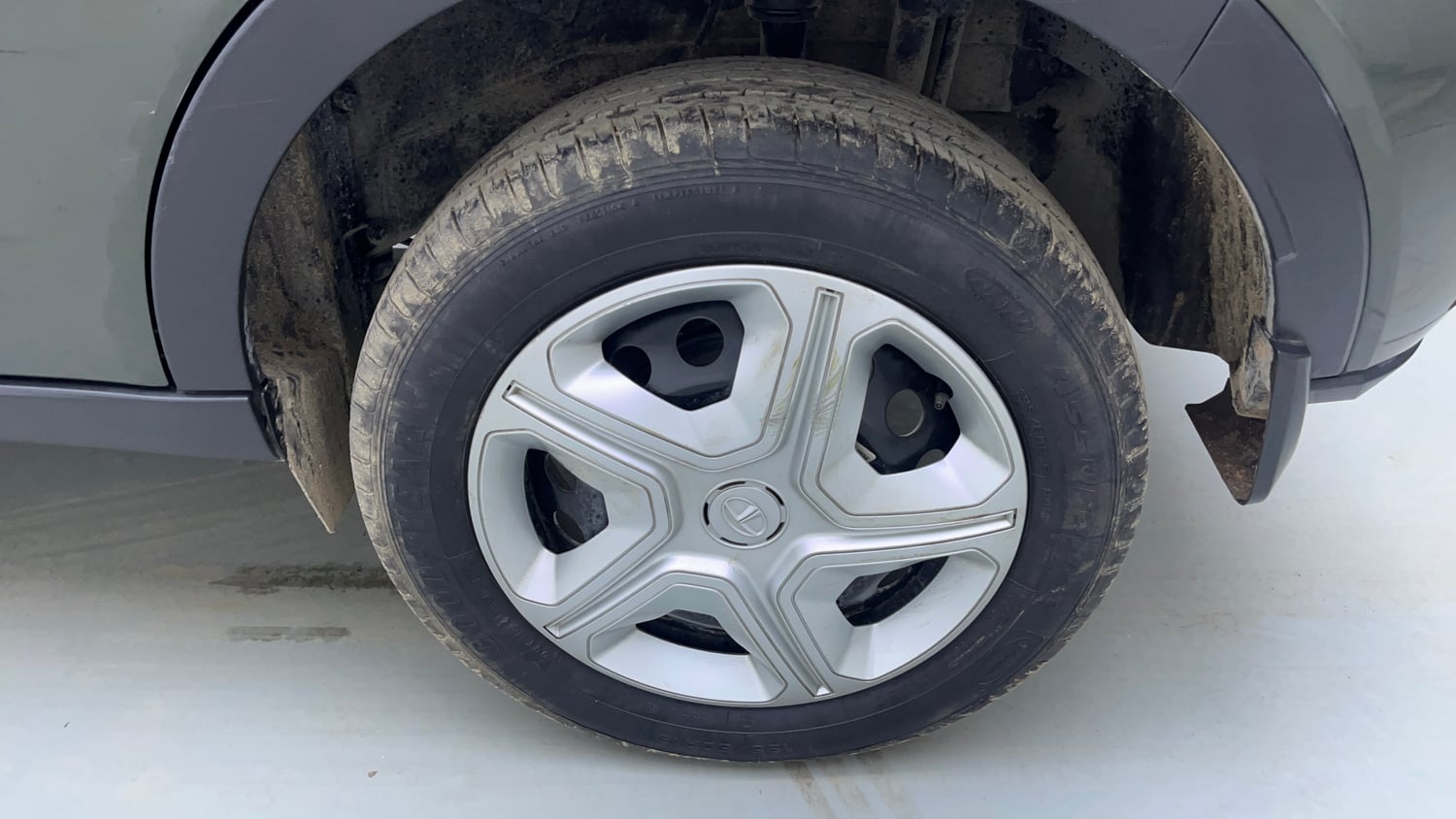 Used 2022 Tata Nexon XMA Petrol Automatic tyres LEFT REAR TYRE RIM VIEW